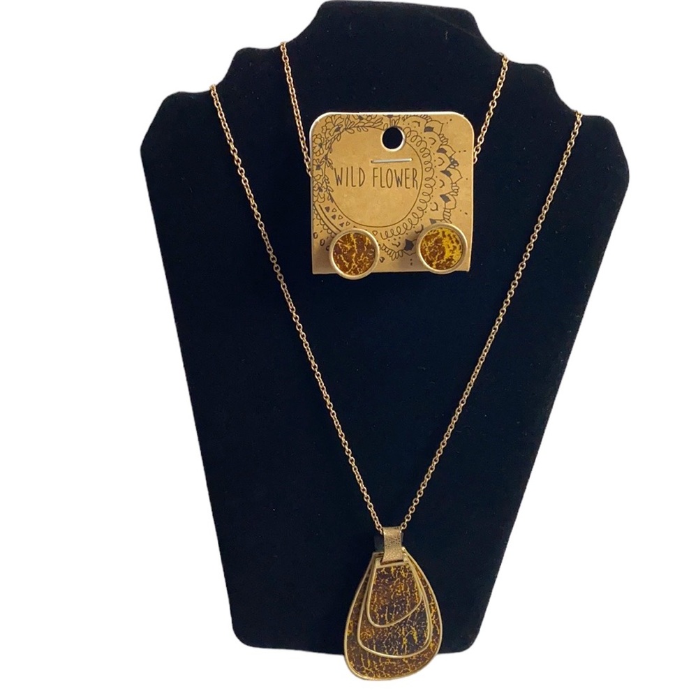 Wildflower Crackled Boho Earrings and Necklace With Goldtone Hardware Set NWT